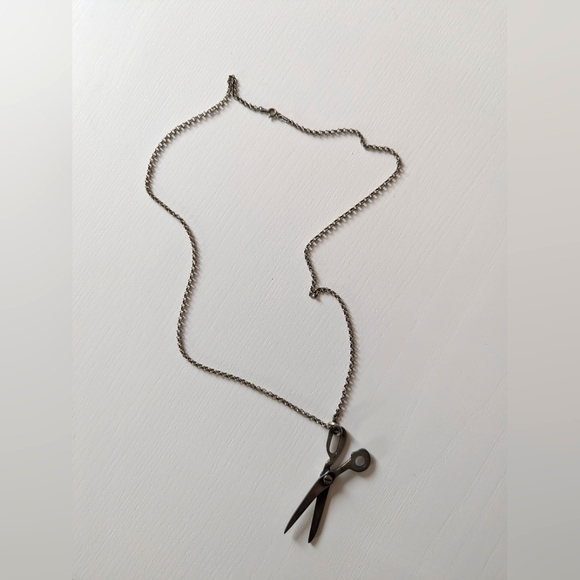 Missy Industry Shears Silver 925 Necklace - Picture 3 of 6